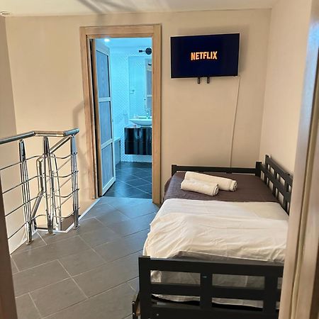 Fox Holiday Home In The Port 나폴리 외부 사진