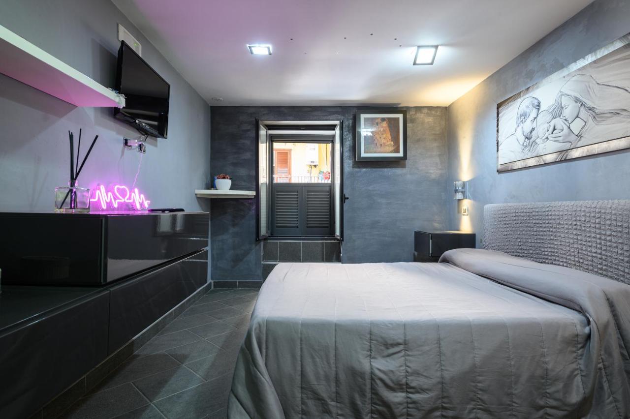 Fox Holiday Home In The Port 나폴리 외부 사진