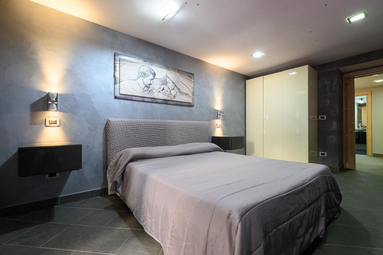Fox Holiday Home In The Port 나폴리 외부 사진