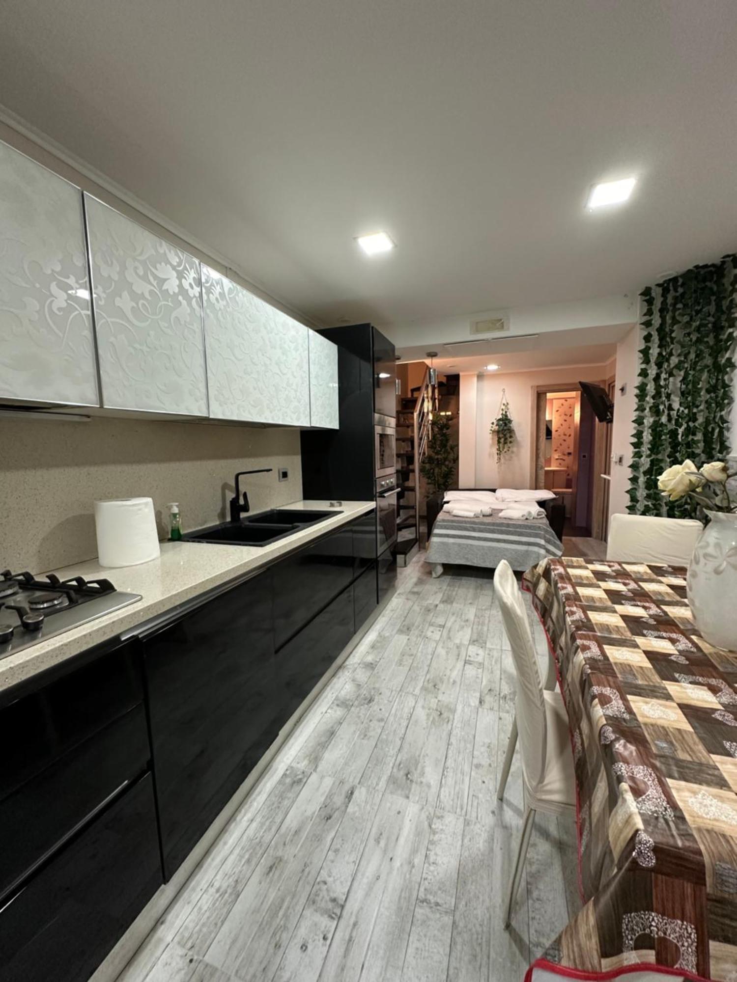 Fox Holiday Home In The Port 나폴리 외부 사진