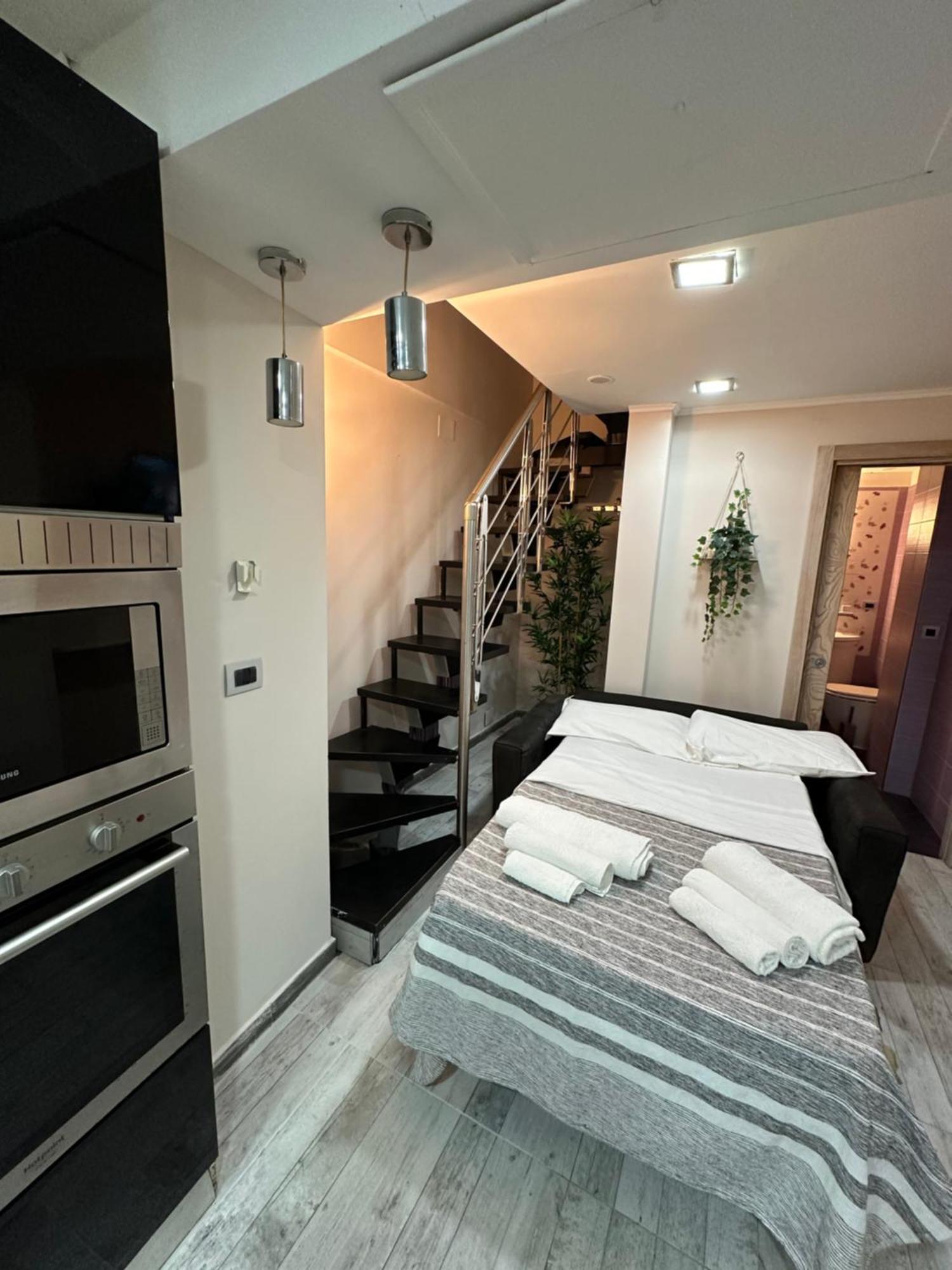 Fox Holiday Home In The Port 나폴리 외부 사진